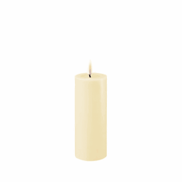 VELA LED DE CERA CON LLAMA REAL 5 X 12,5 CM CREAM LISA