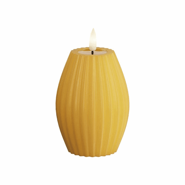 VELA LED DE CERA CON LLAMA REAL 7,5 X 10 CM CURRY STRIPE