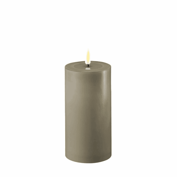 VELA LED DE CERA CON LLAMA REAL 7,5 X 15 CM SAND LISA