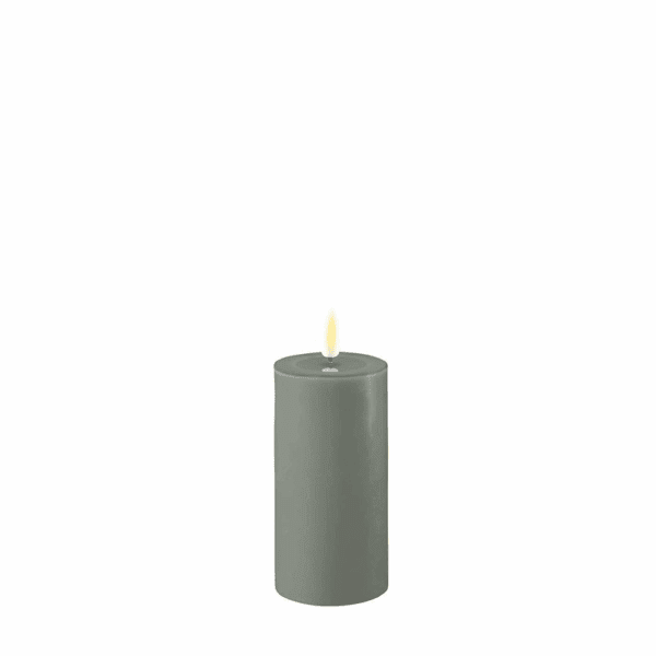 VELA LED DE CERA CON LLAMA REAL 5 X 10 CM SALVIE GREEN LISA