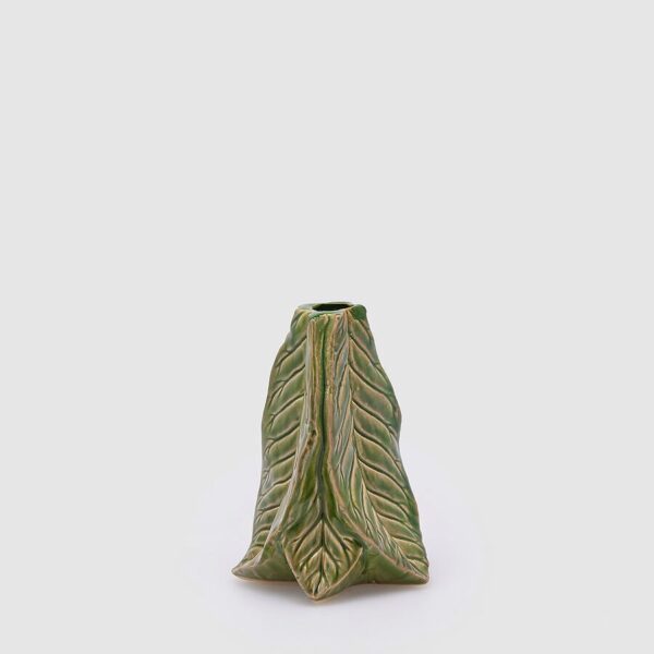 jarrón hoja triangular