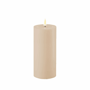VELA LED DE EXTERIOR CON LLAMA REAL 7,5X15 CM DUST SAND LISA