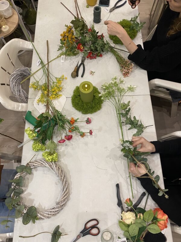 TALLER MONOGRAFICO CORONAS FLORALES CON PLANTAS ARTIFICALES DE CALIDAD - Imagen 3